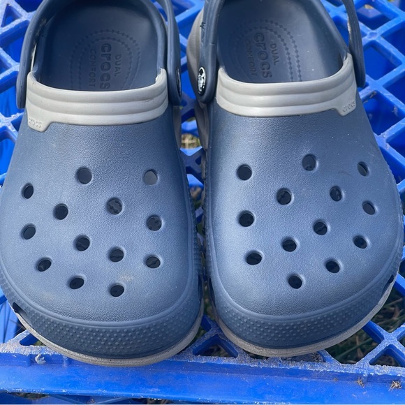 Crocs Duet Women’s 6 Men’s 4 Max Dual Comfort Clogs Blue Gray 201398 Flaw READ - Picture 7 of 14